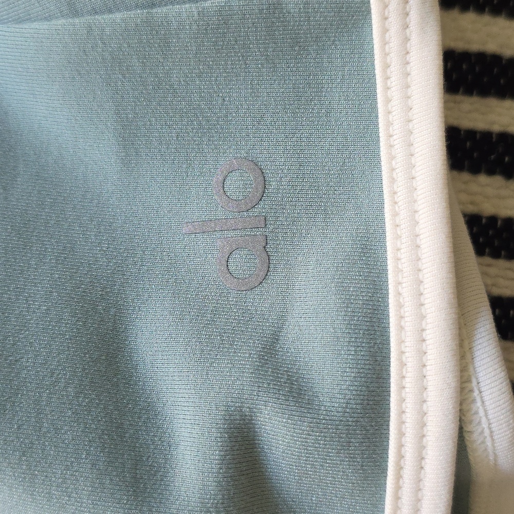 ALO Yoga Teal and Cream Skater Skirt SET) - Picture 2 of 6